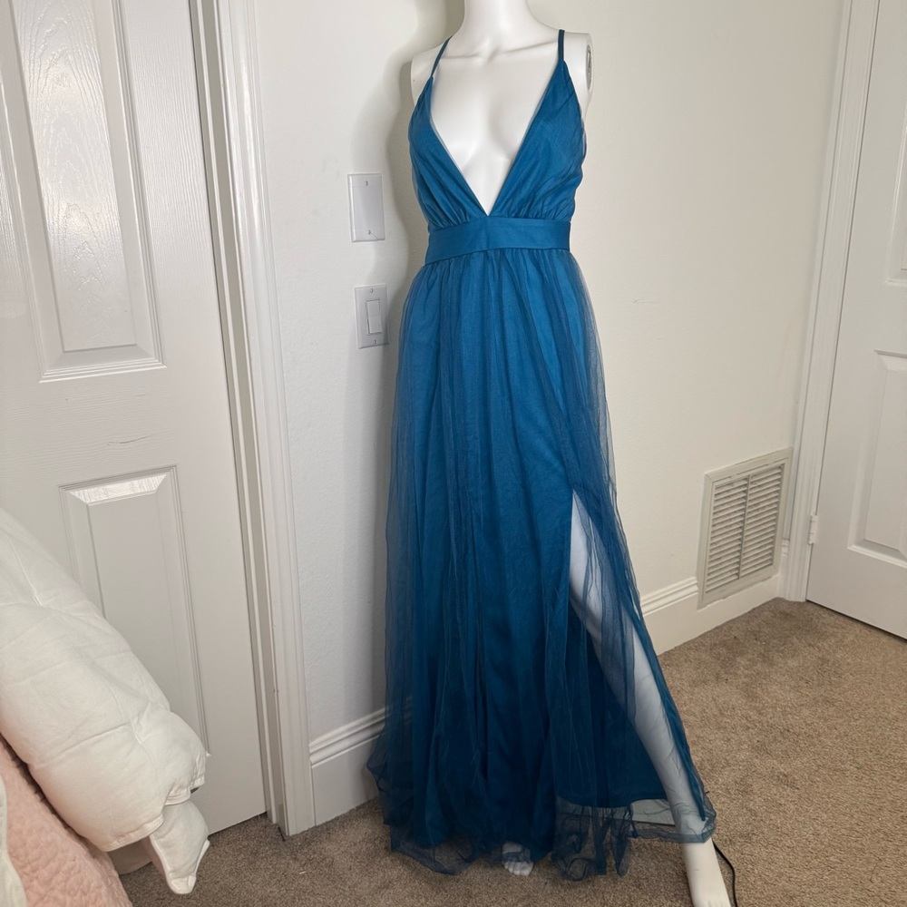NWOT Siren/Fairy Elegant Teal Maxi Dress with Plunge Neckline and slits